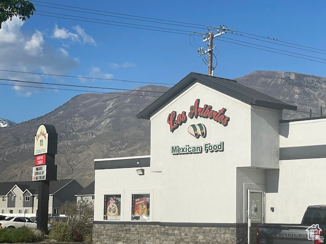 BROADSTONE SQUARE PUD - Commercial Lease