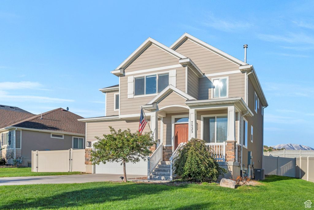 Photo of 7523 N EVANS DR E, Eagle Mountain, UT 84005 (MLS # 2116199)