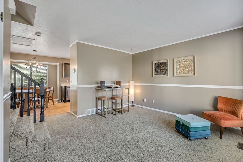 Photo of 687 W 1900 N, Centerville, UT 84014 (MLS # 2149470)