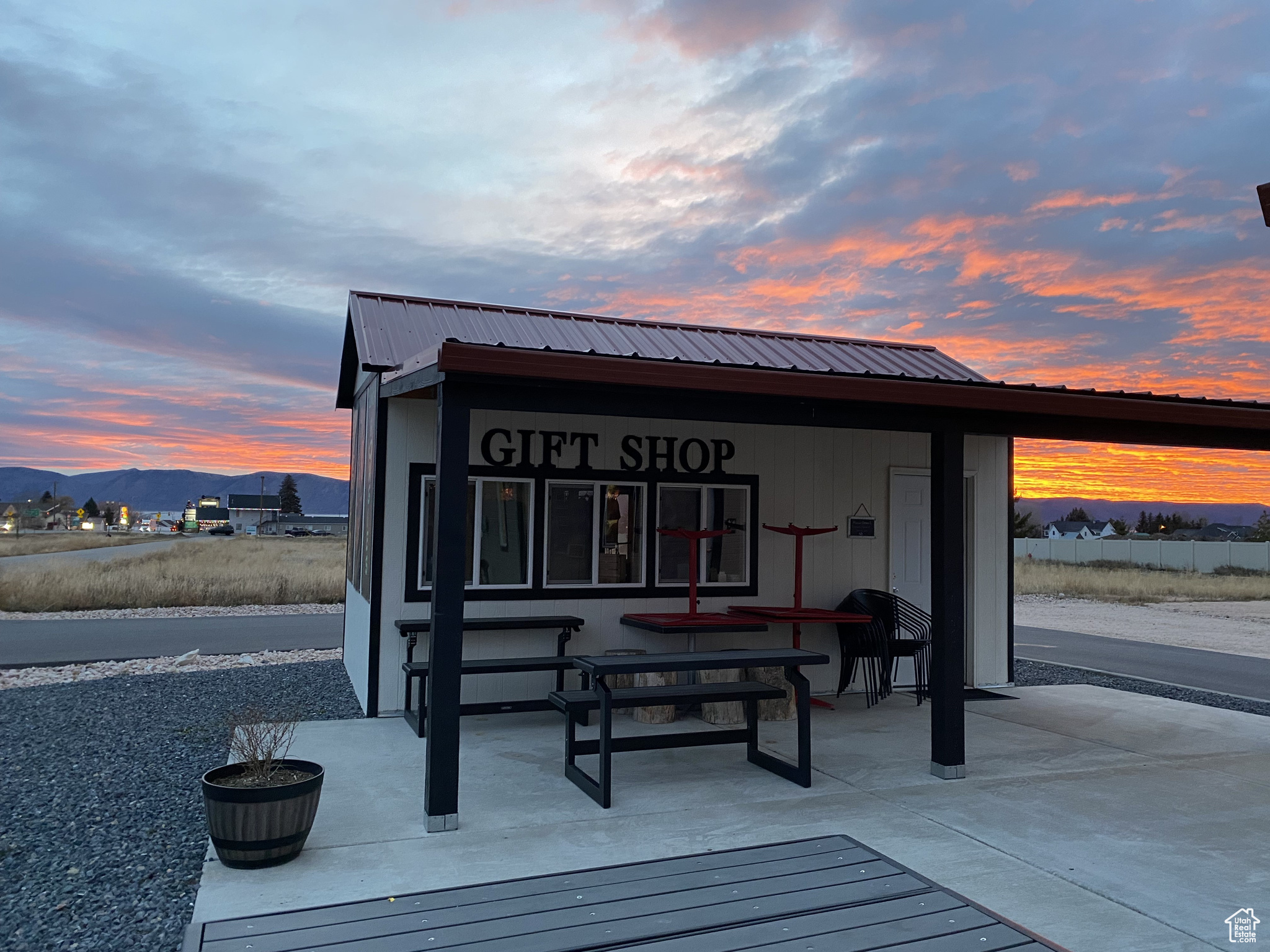 BEAR LAKE COMMERCIAL COURT - Commercial Sale