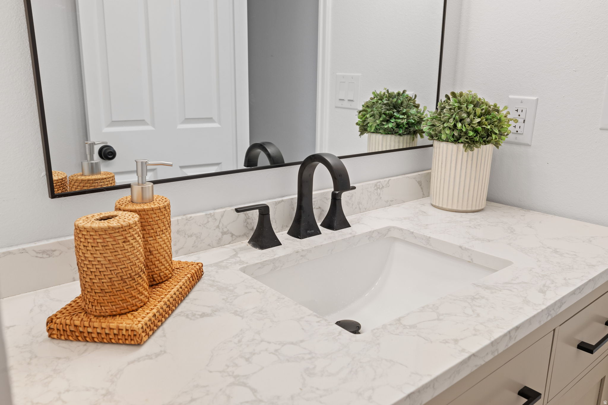 ELMONT PLAZA EAST - Residential