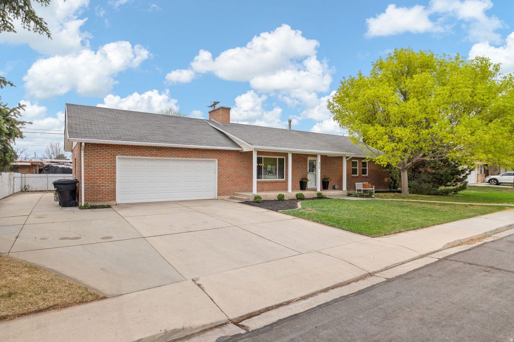 Photo of 670 S 850 E, Orem, UT 84097 (MLS # 2147934)