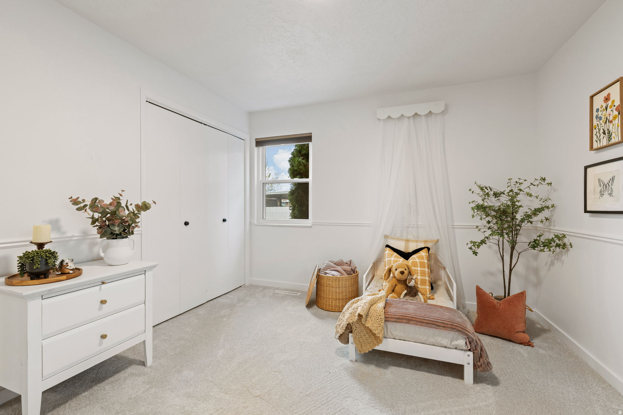 ELMONT PLAZA EAST - Residential