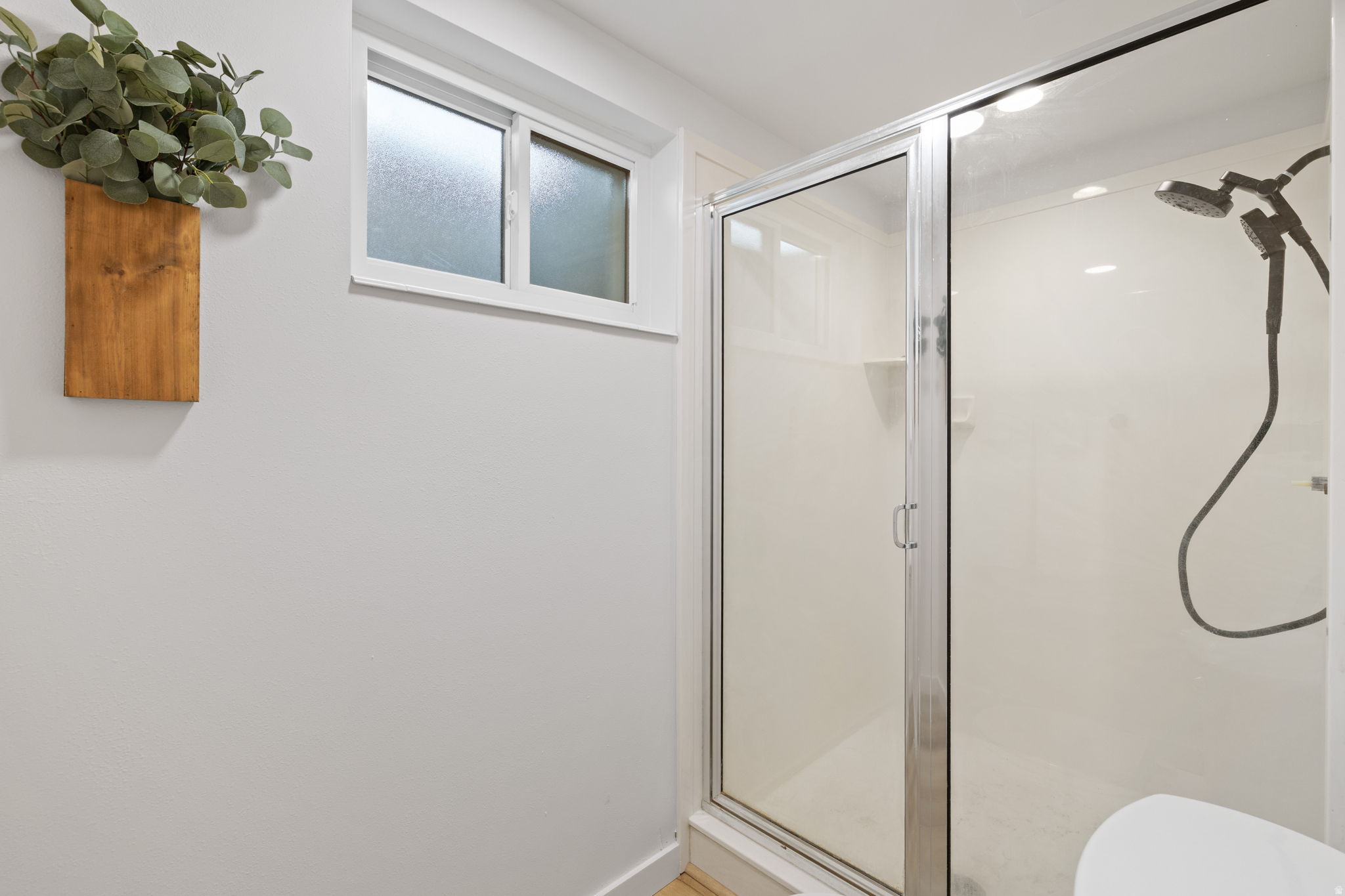 ELMONT PLAZA EAST - Residential