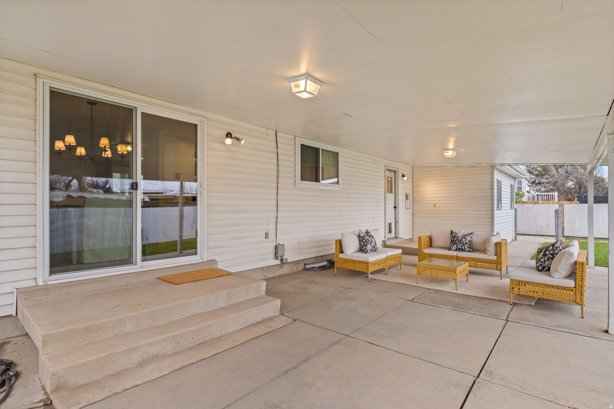 ELMONT PLAZA EAST - Residential