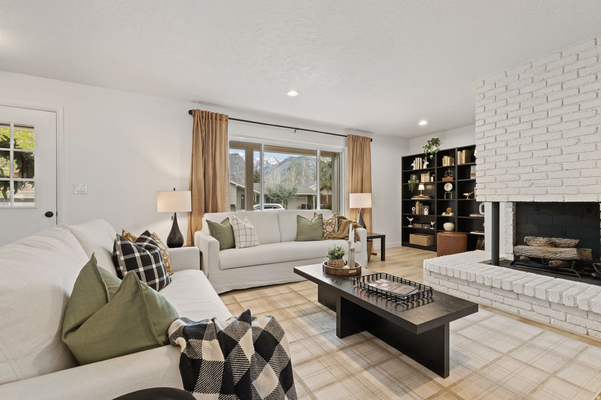 ELMONT PLAZA EAST - Residential