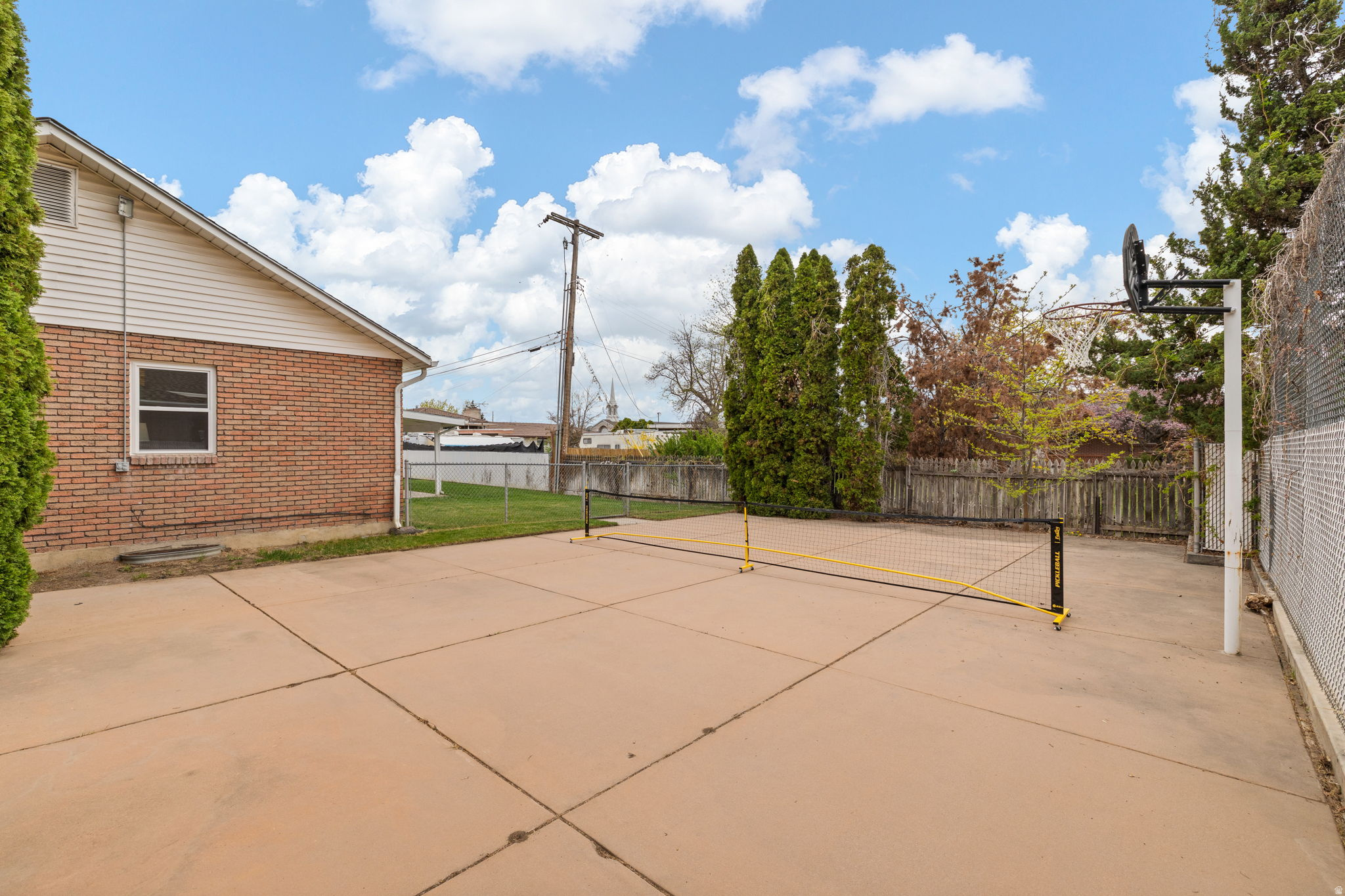 ELMONT PLAZA EAST - Residential