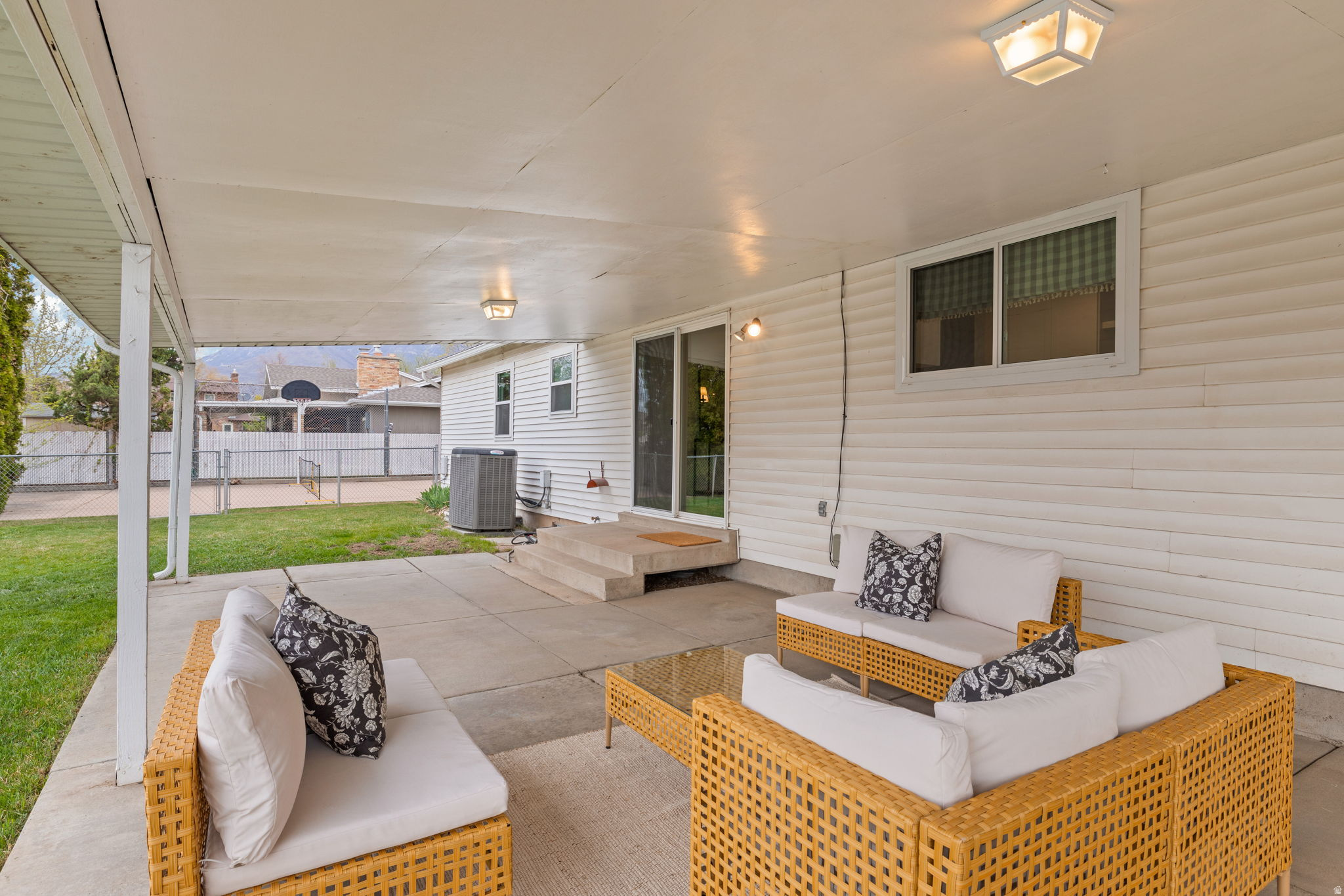 ELMONT PLAZA EAST - Residential