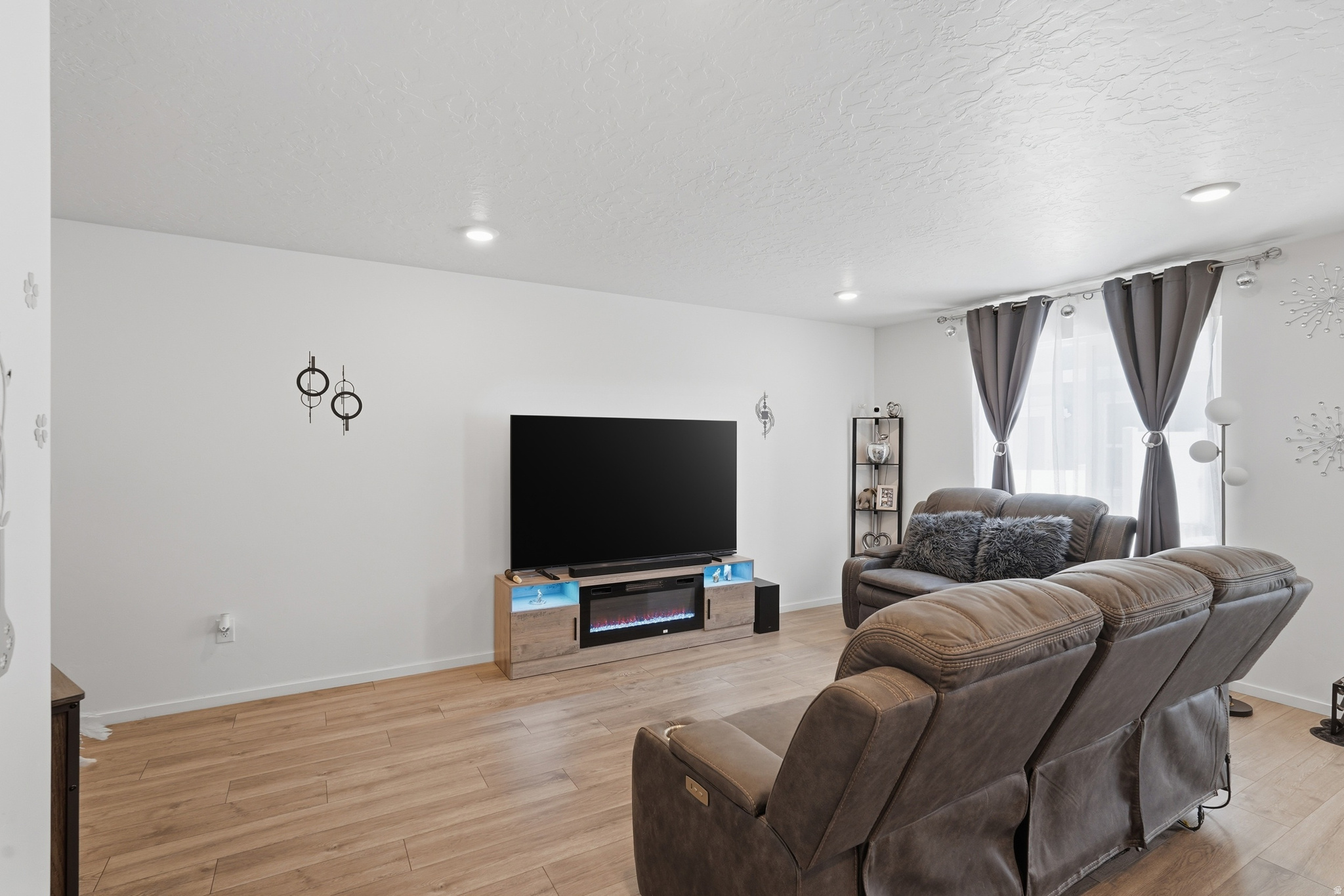 LITTLE VALLEY GATEWA - Residential