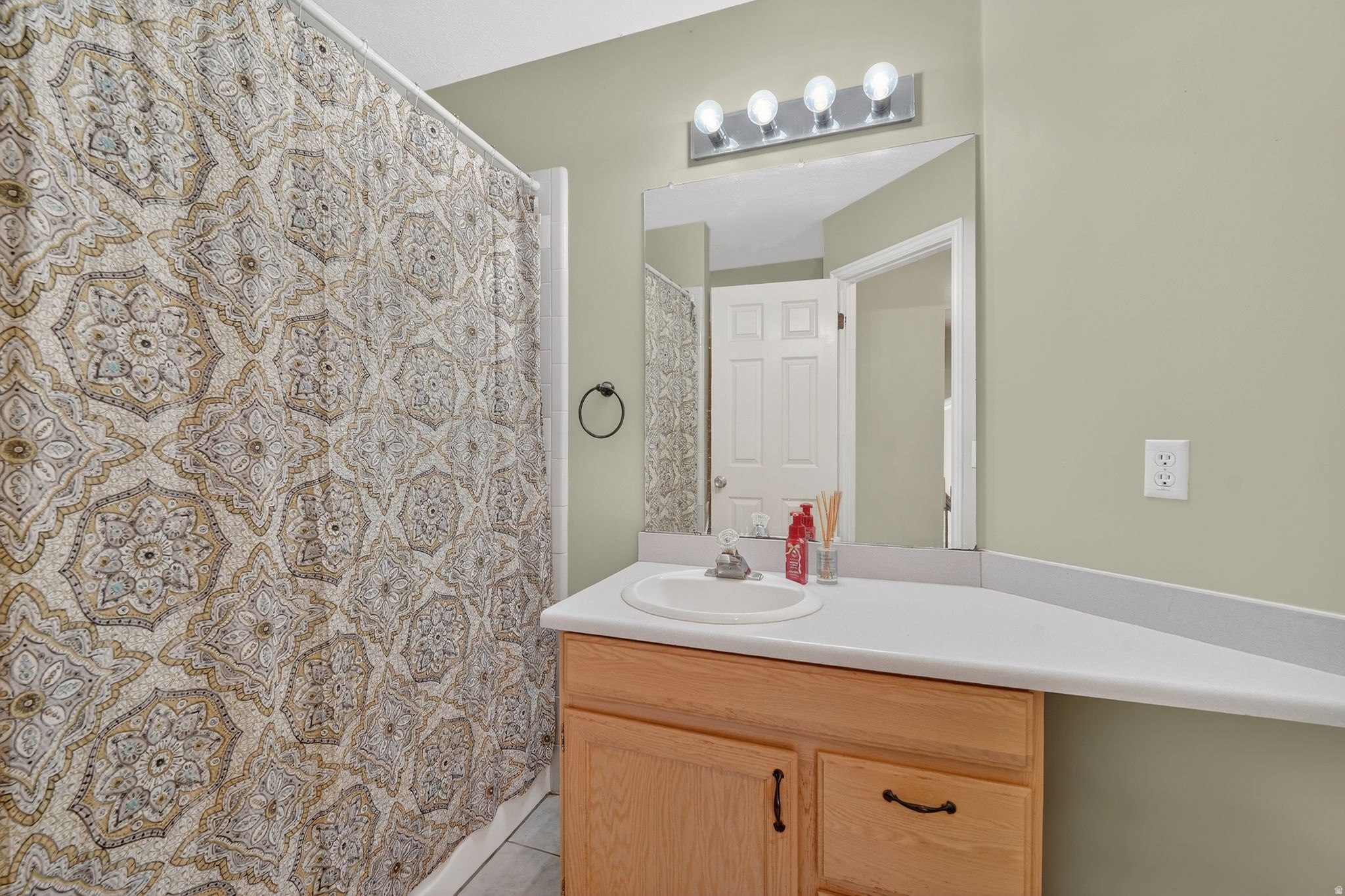 SHADOWBROOK - Residential