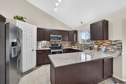 Tiny photo for 1308 S 150 E, Kaysville, UT 84037 (MLS # 2142837)