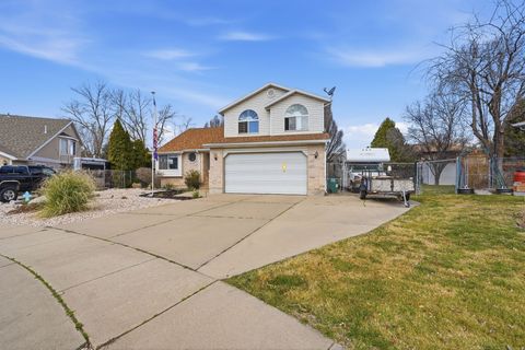 Tiny photo for 1308 S 150 E, Kaysville, UT 84037 (MLS # 2142837)
