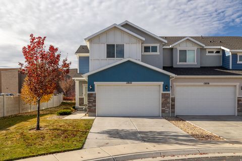 Photo of 12842 S FAIRHOLME CIR, Herriman, UT 84096 (MLS # 2122639)