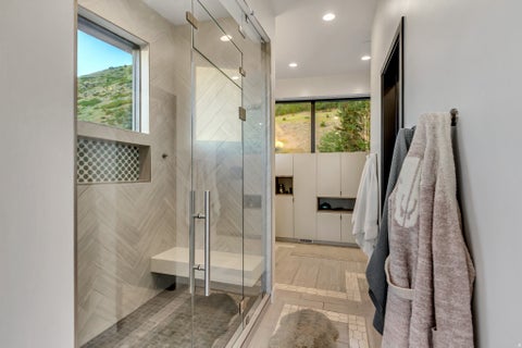 Tiny photo for 3817 N SHERWOOD DR, Provo, UT 84604 (MLS # 2162498)