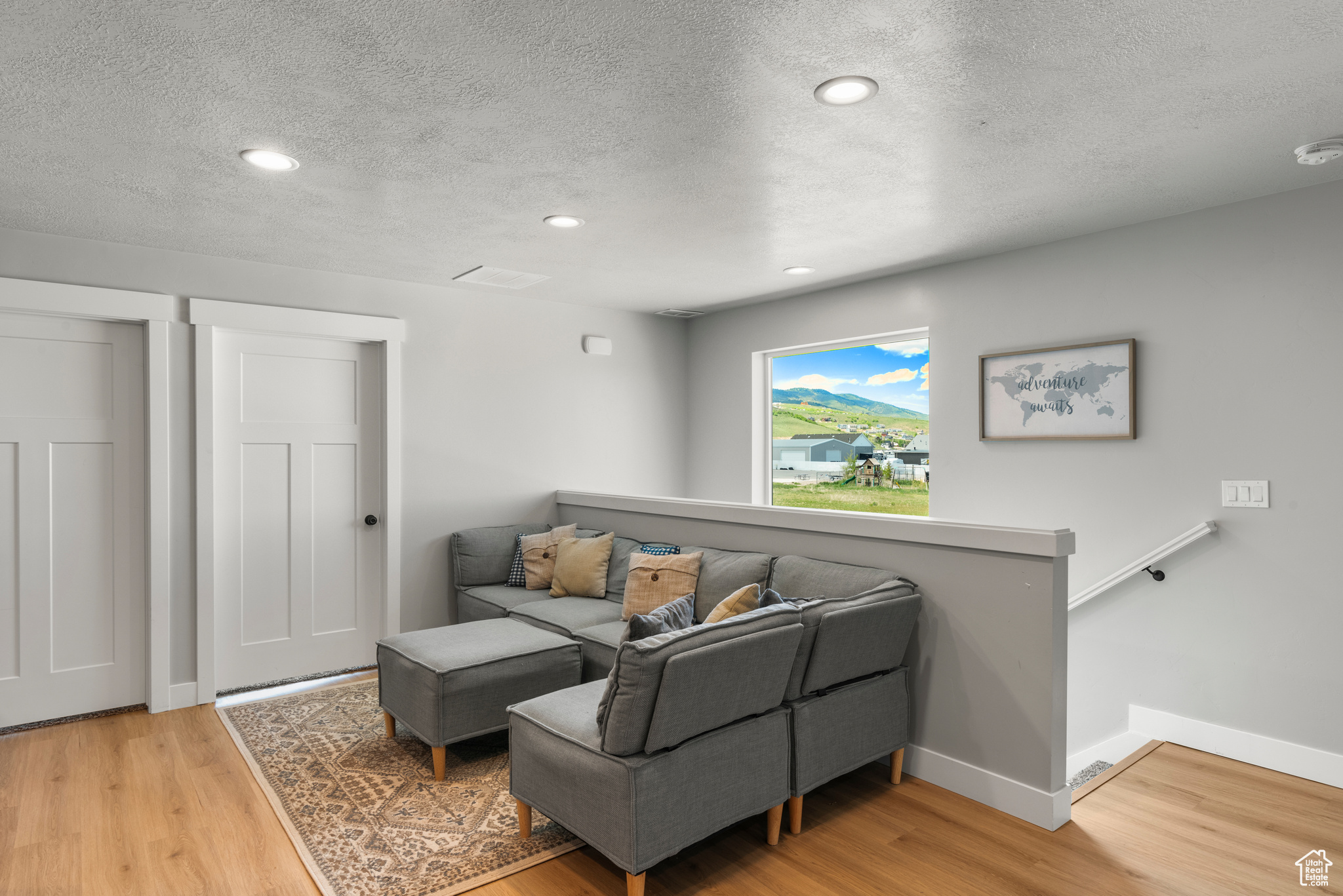 SEASONS BLDG 2 UNIT 1-UPPER - Residential