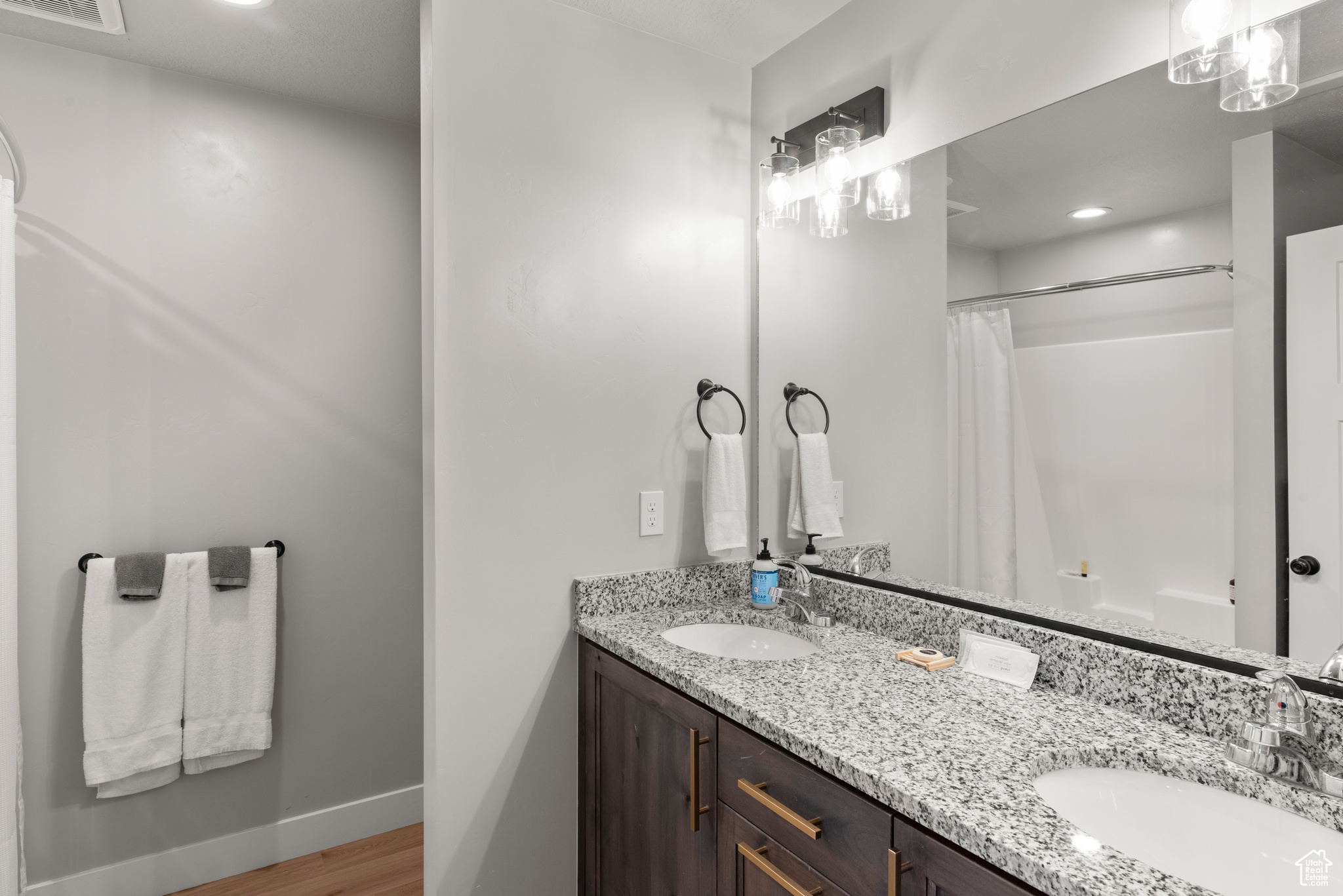 SEASONS BLDG 2 UNIT 1-UPPER - Residential