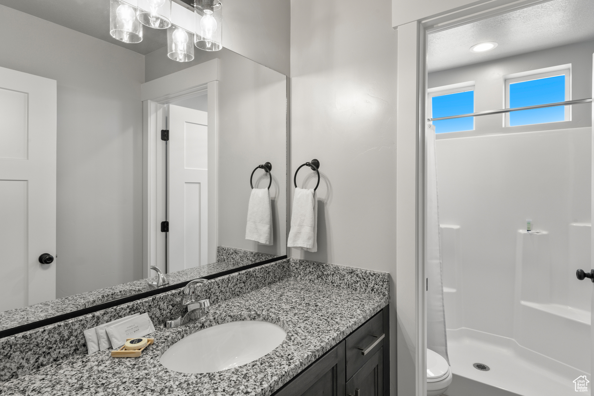 SEASONS BLDG 2 UNIT 1-UPPER - Residential