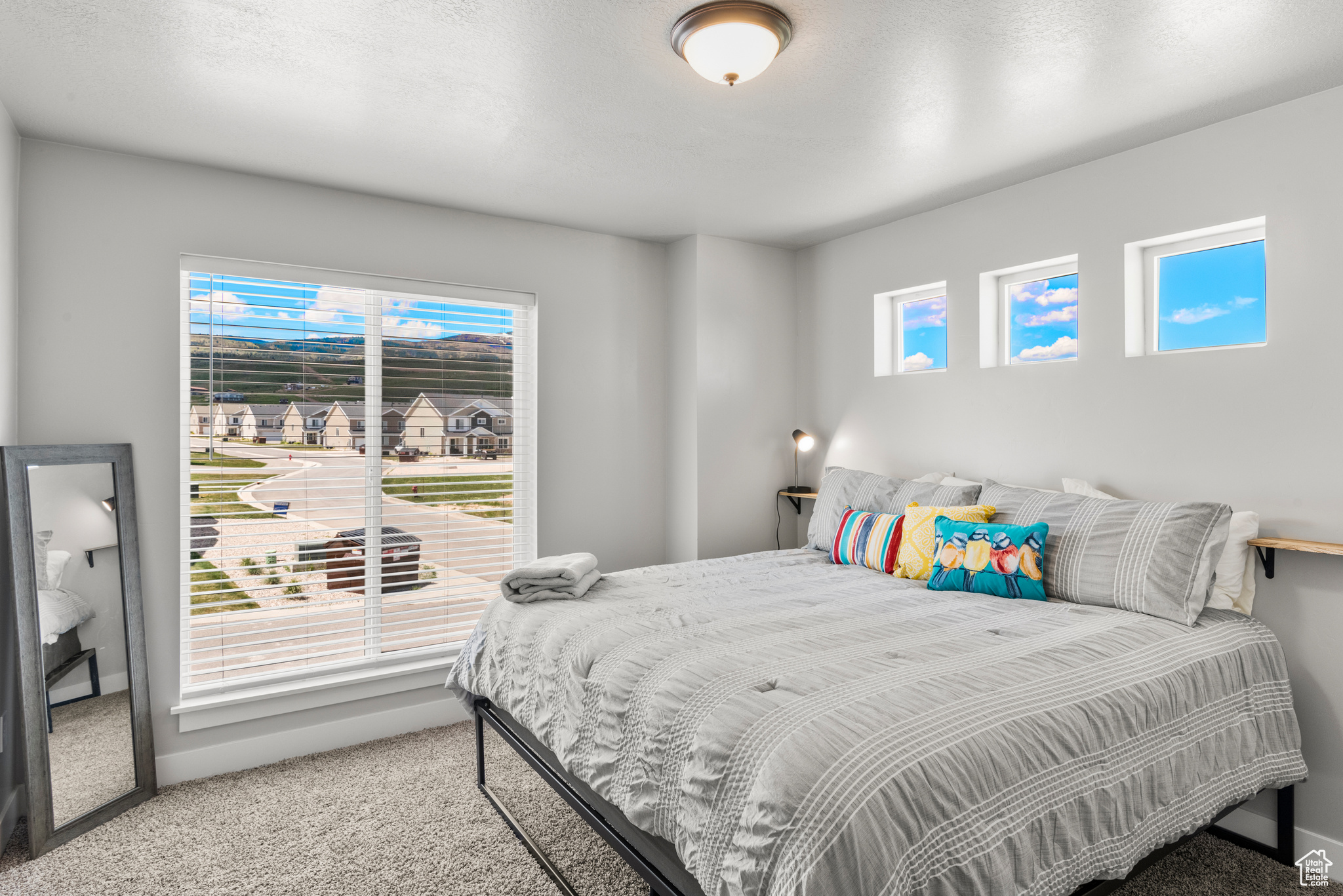 SEASONS BLDG 2 UNIT 1-UPPER - Residential