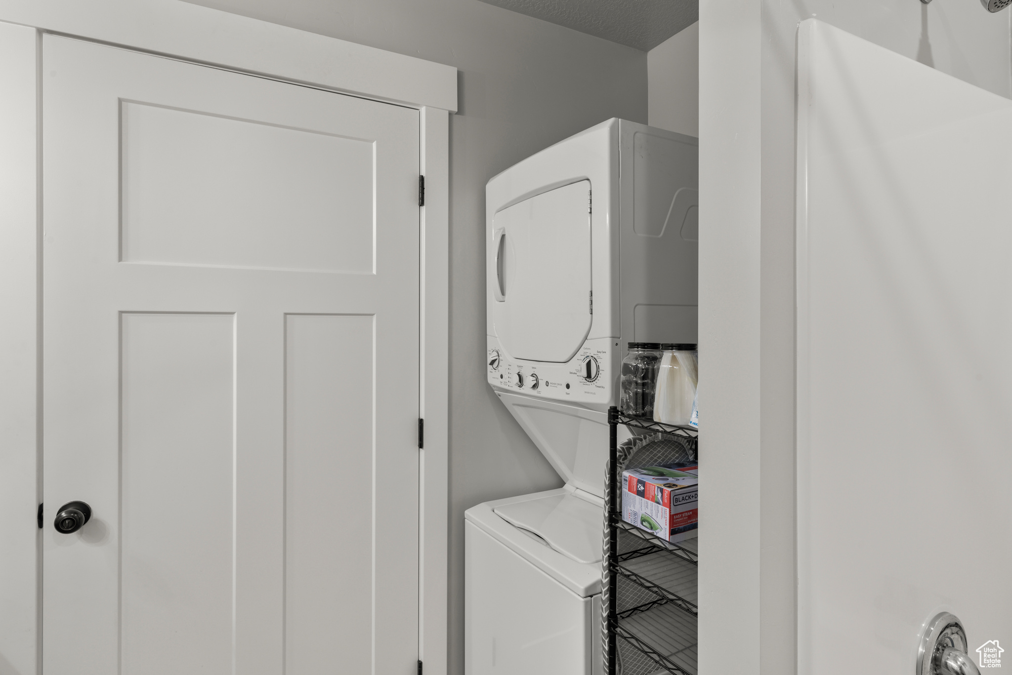 SEASONS BLDG 2 UNIT 1-UPPER - Residential