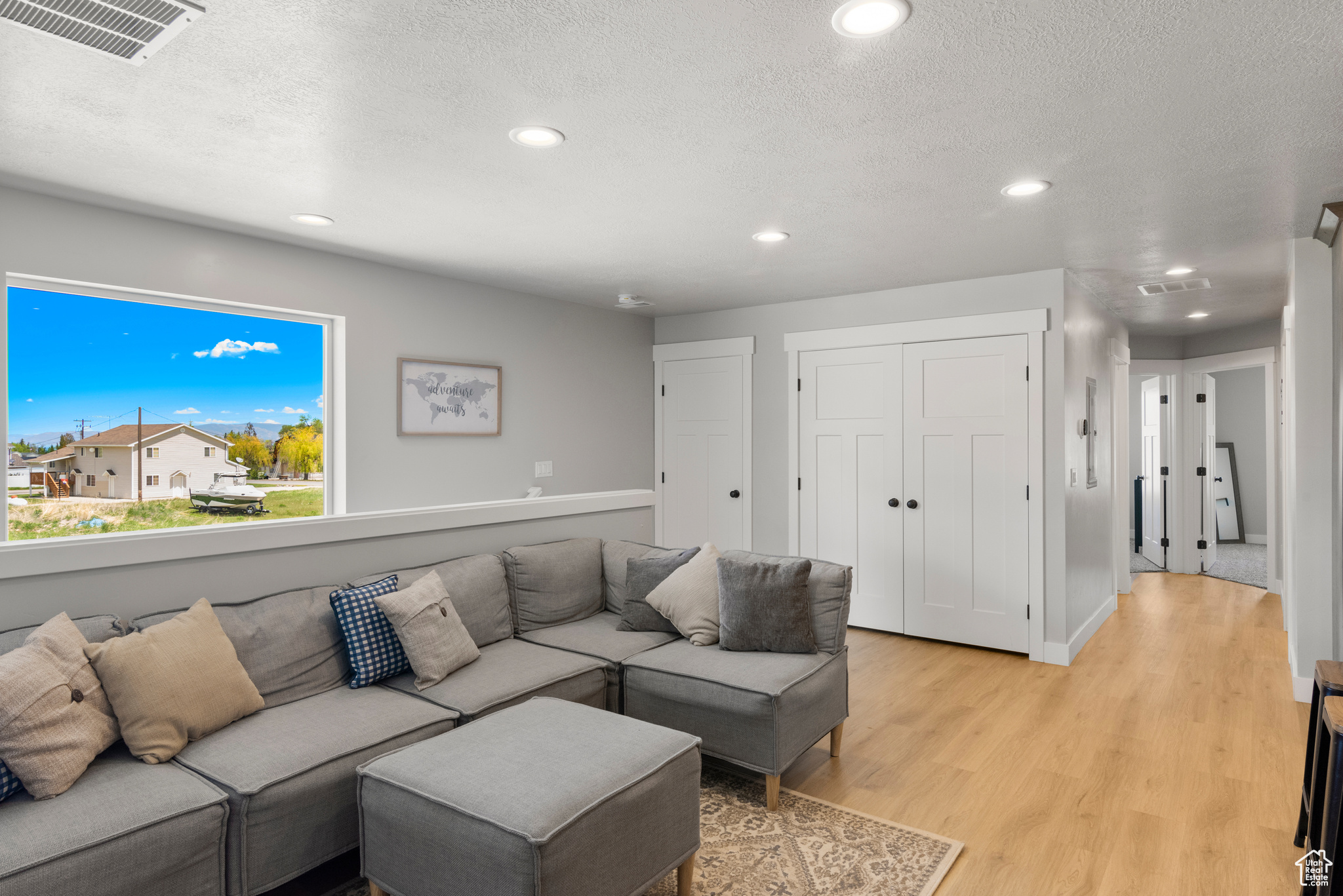 SEASONS BLDG 2 UNIT 1-UPPER - Residential