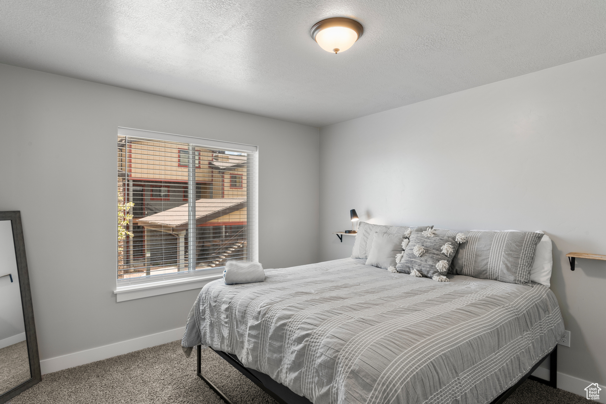 SEASONS BLDG 2 UNIT 1-UPPER - Residential