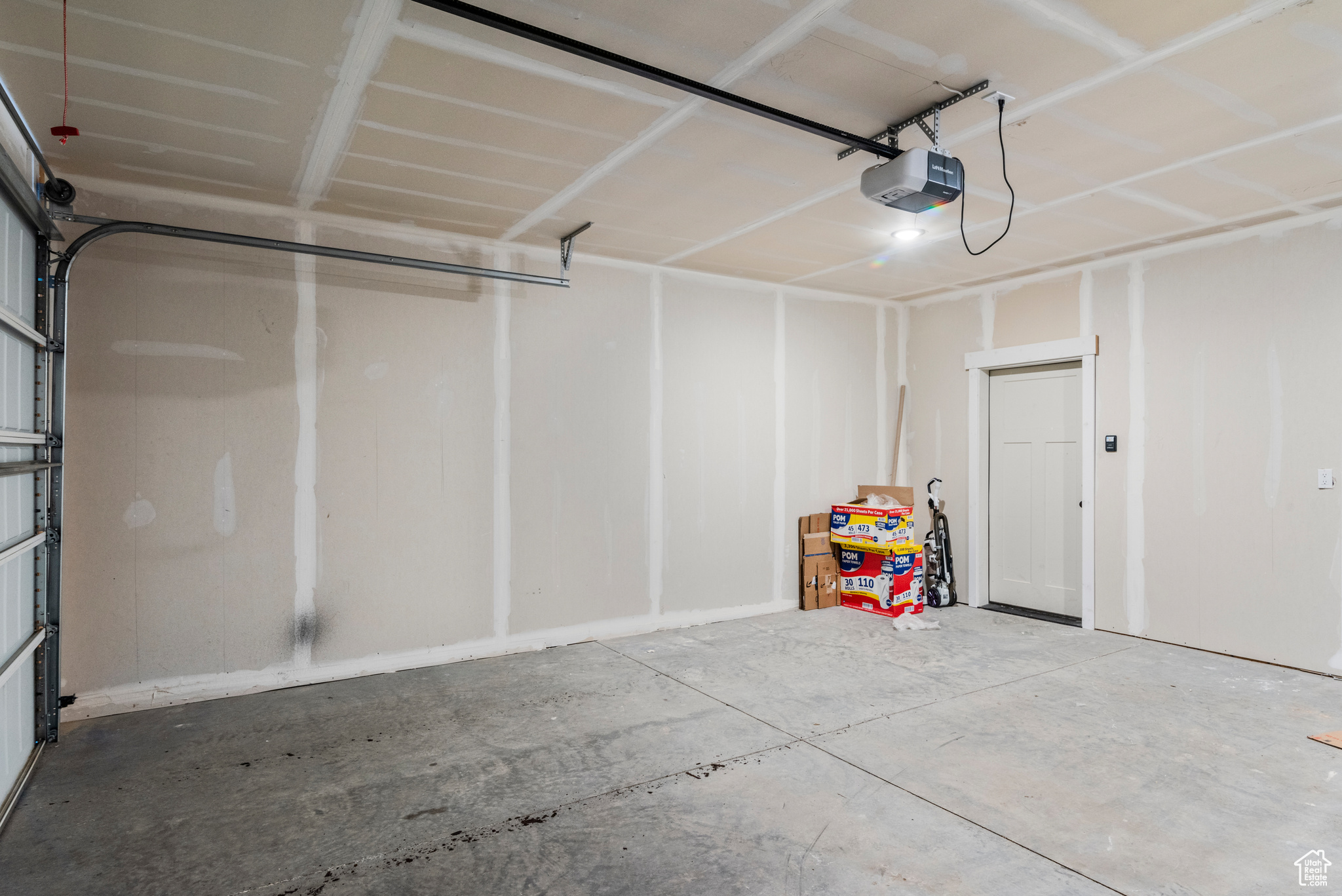 SEASONS BLDG 2 UNIT 1-UPPER - Residential