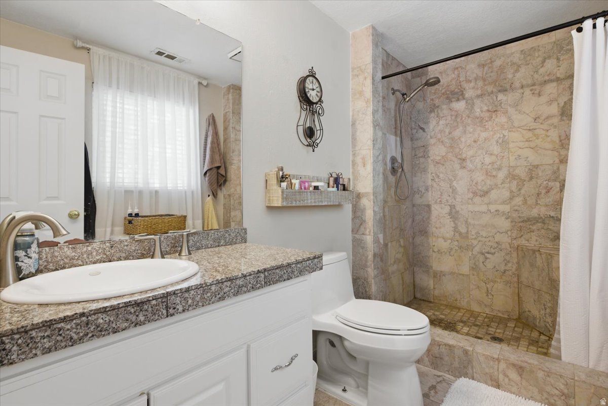 HUNTINGTON ESTATES - Residential