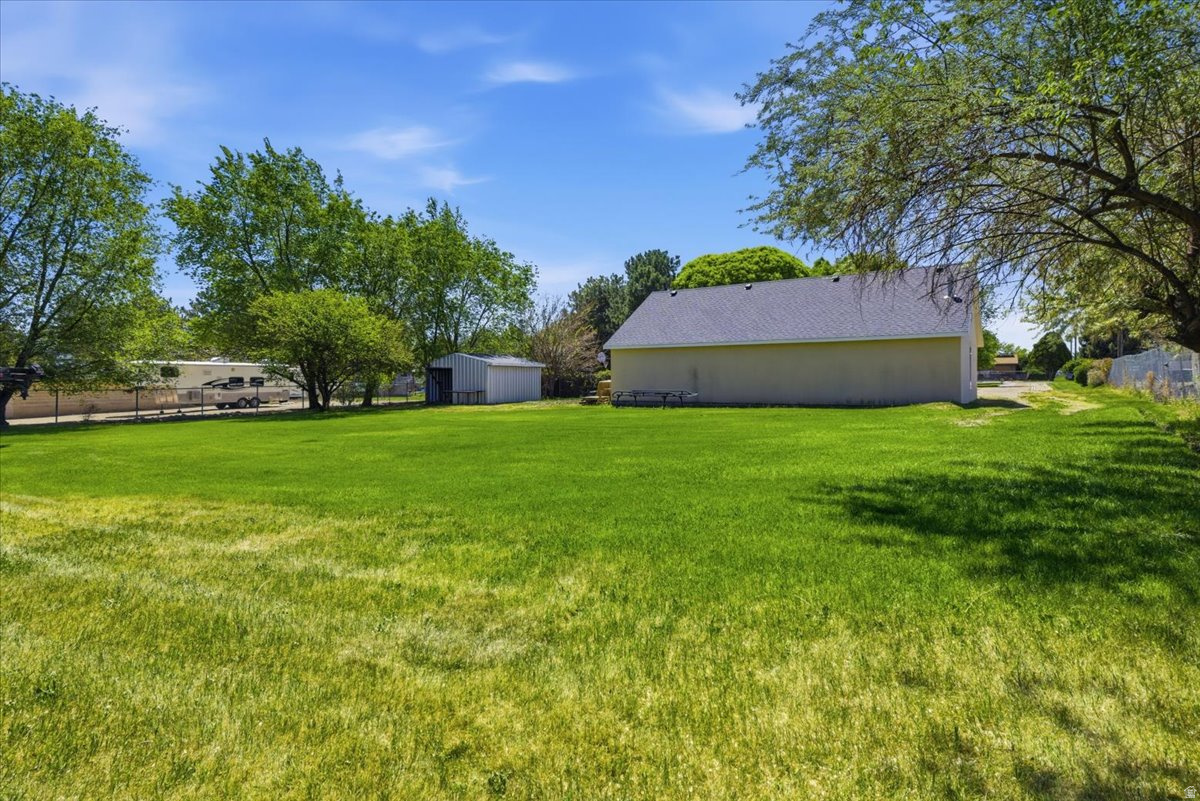HUNTINGTON ESTATES - Residential