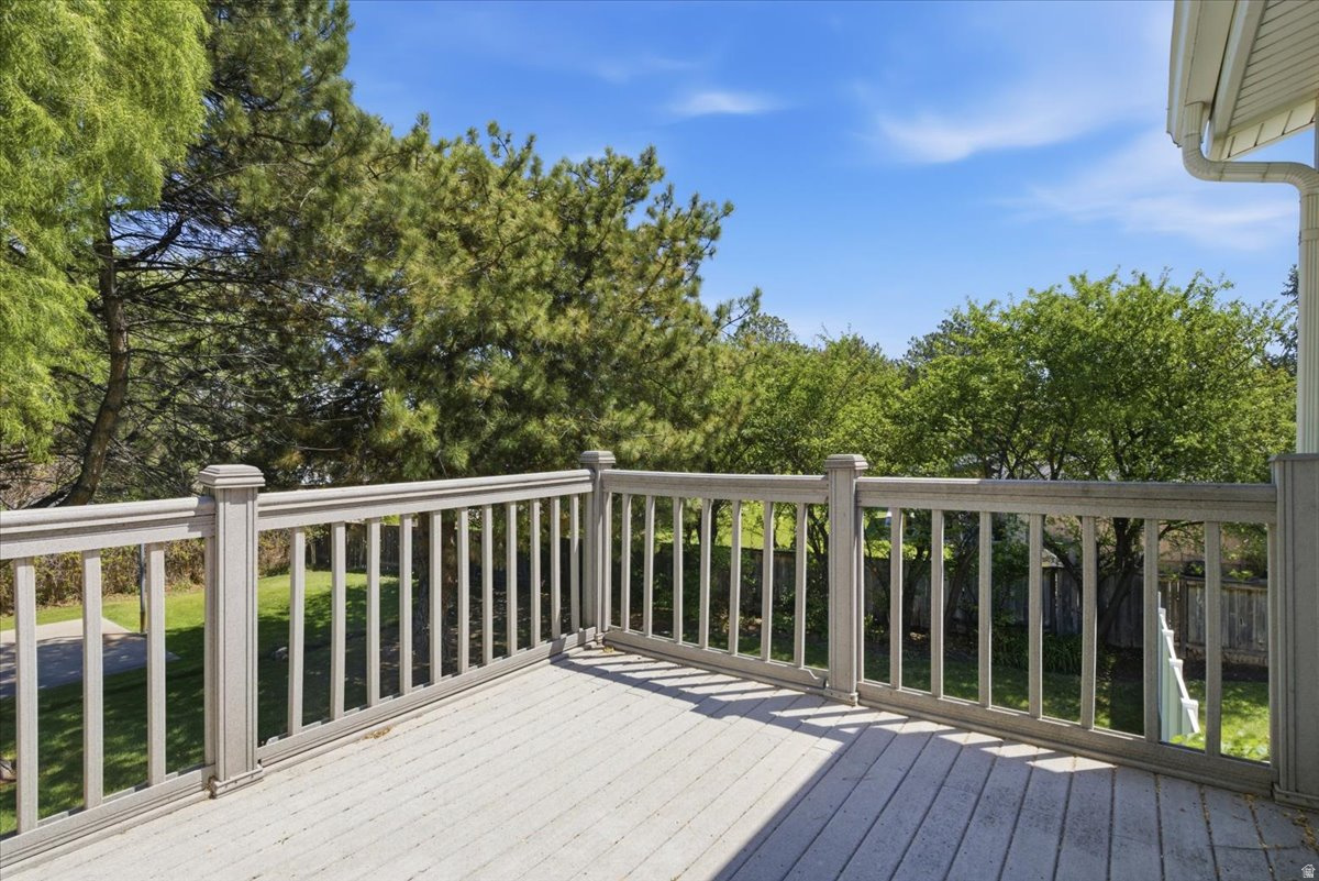 HUNTINGTON ESTATES - Residential