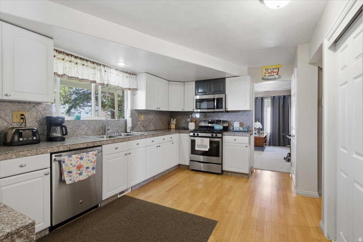 HUNTINGTON ESTATES - Residential