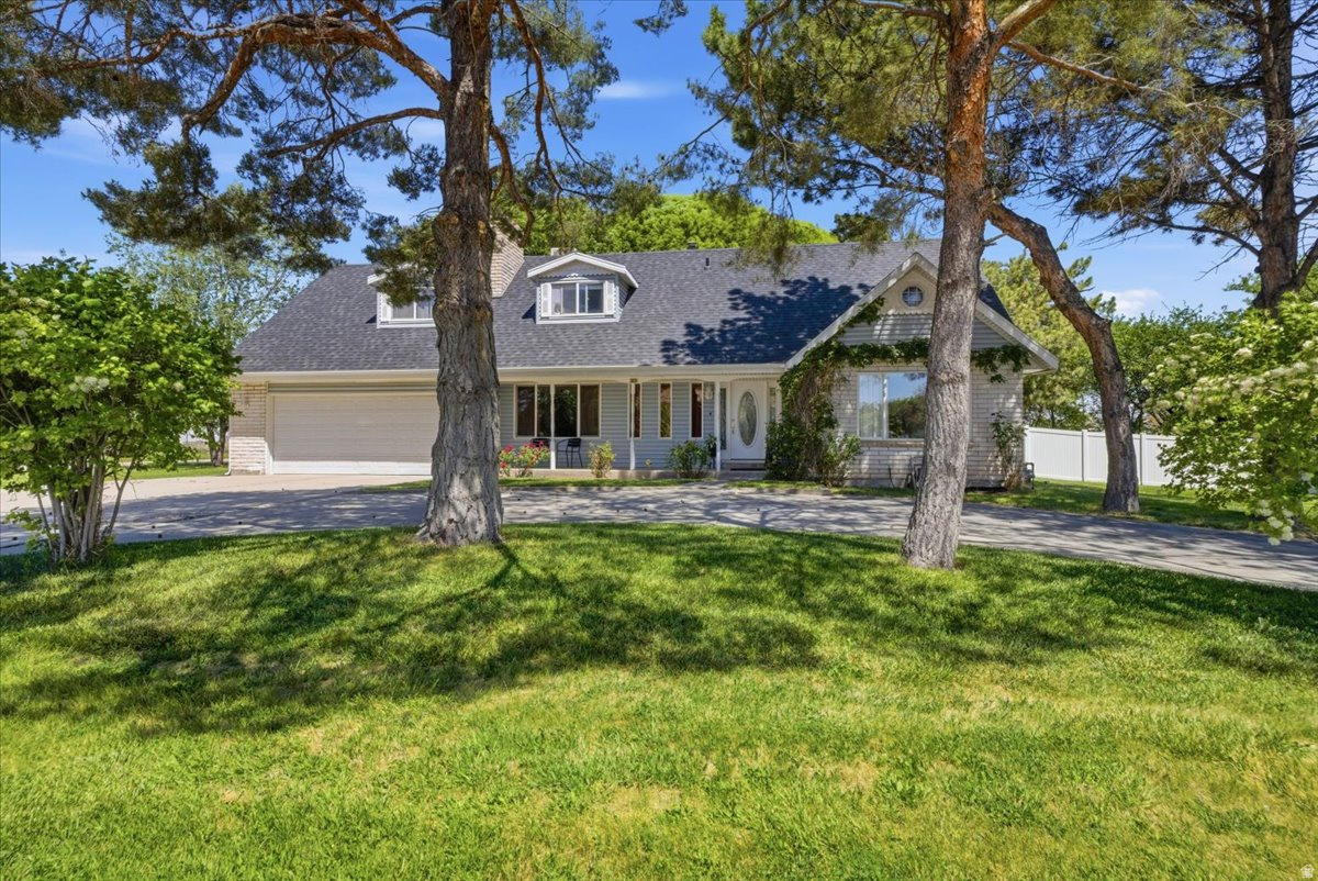 HUNTINGTON ESTATES - Residential