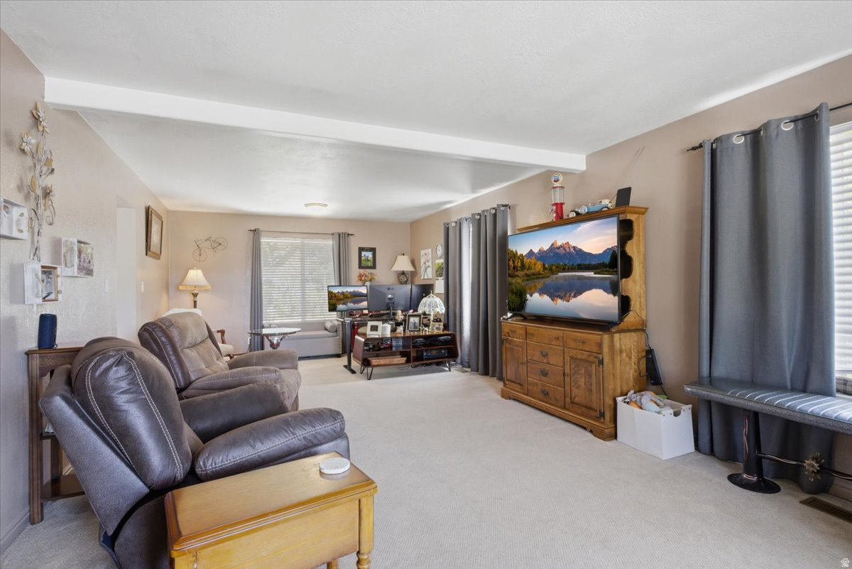 HUNTINGTON ESTATES - Residential