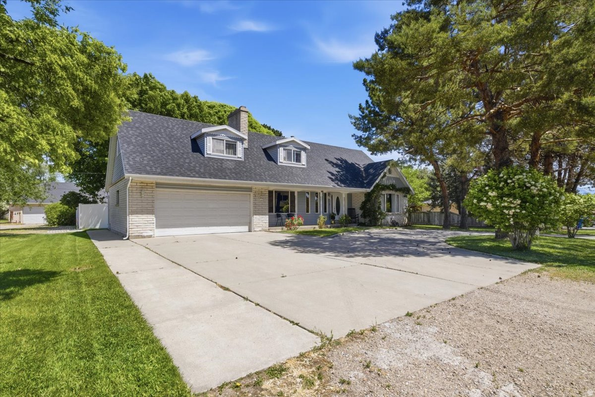 HUNTINGTON ESTATES - Residential