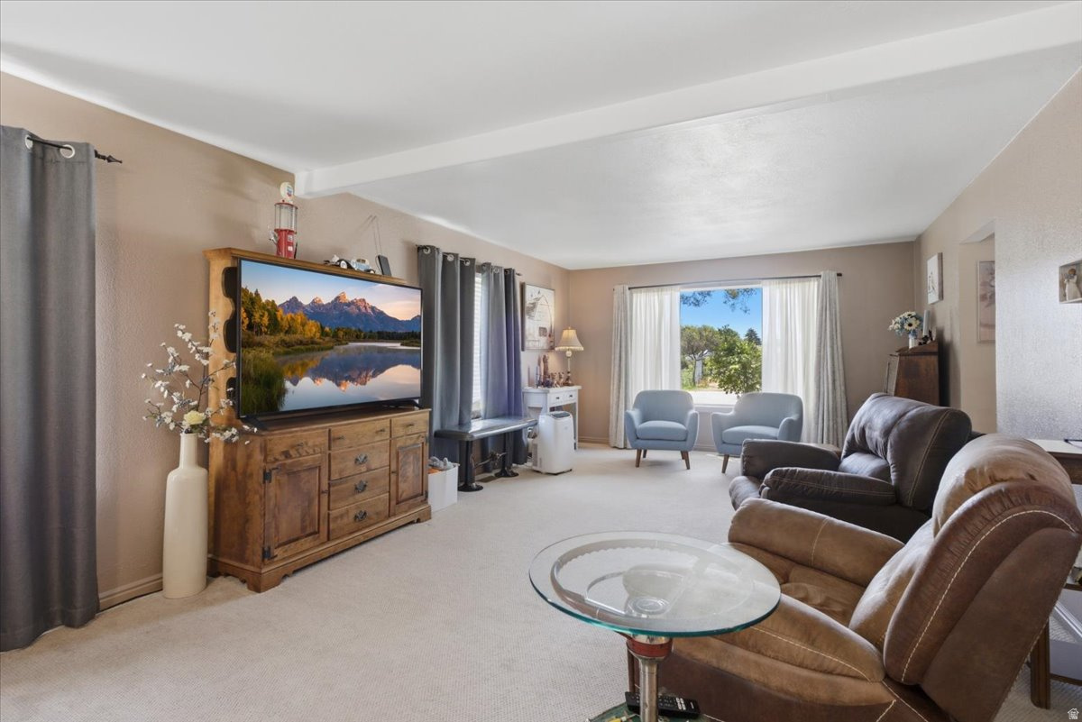 HUNTINGTON ESTATES - Residential