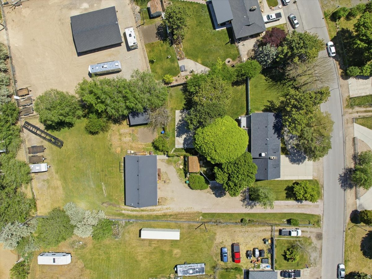 HUNTINGTON ESTATES - Residential