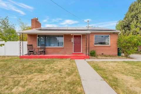 Photo of 335 E 500 N, Lehi, UT 84043 (MLS # 2154853)