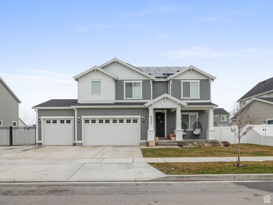Beautiful 7 bedroom fully finished home with with plenty of seller concessions to get interest rates lowered or not have any closing costs.  Solar payment $241 and is assumable and has a backup battery with the panels and fully offsets the electricity bill.