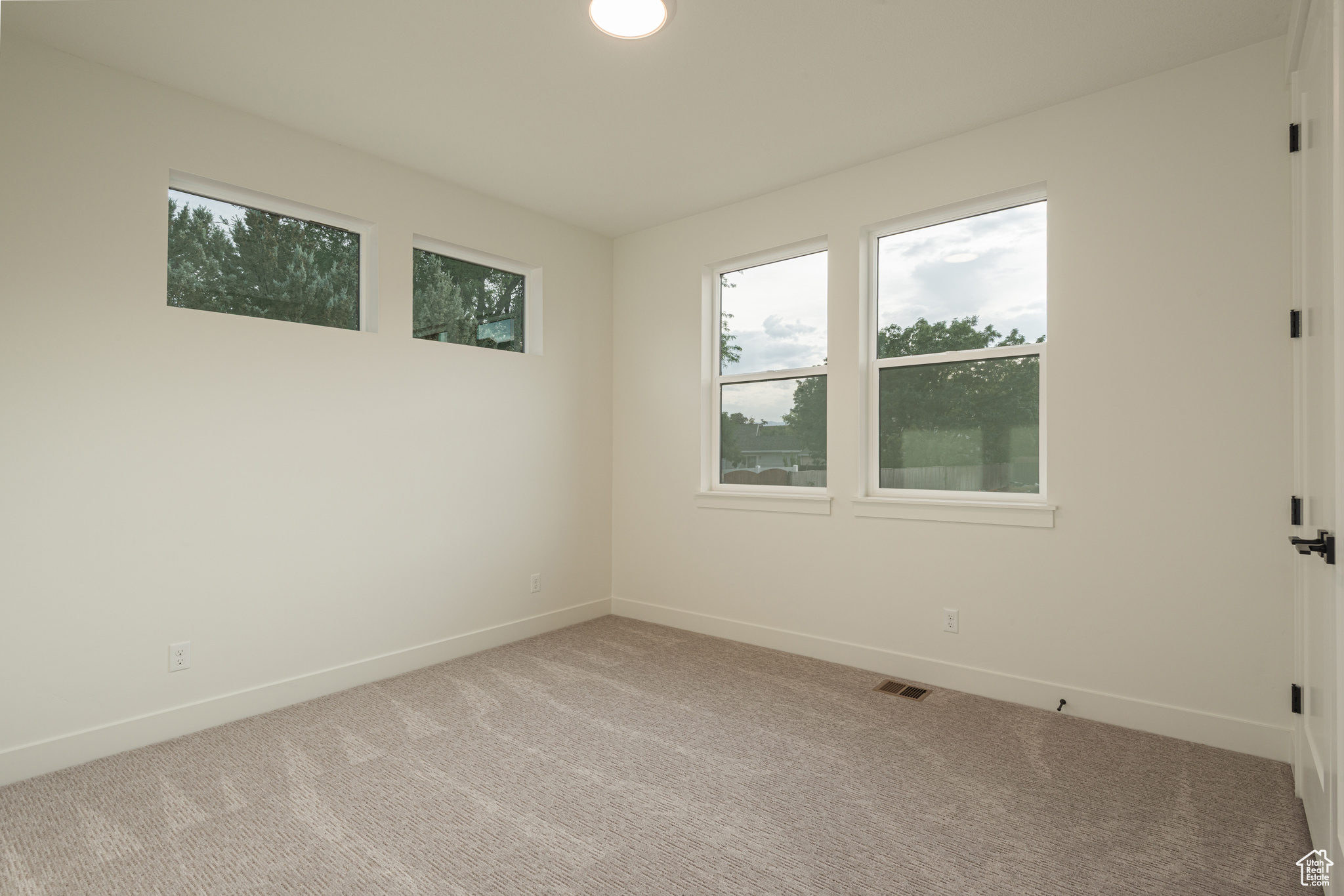 Sandy, Utah 84094, United States, 6 Bedrooms Bedrooms, ,5 BathroomsBathrooms,Residential,Active,10240