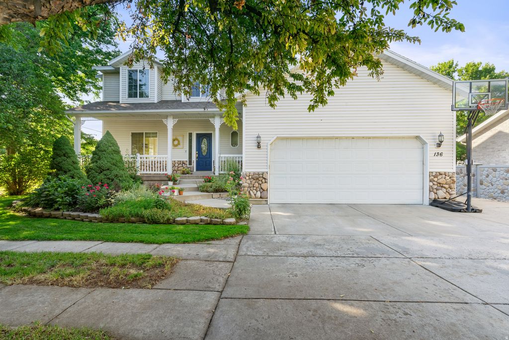 Photo of 136 W YOUNG ST, Morgan, UT 84050 (MLS # 2136727)