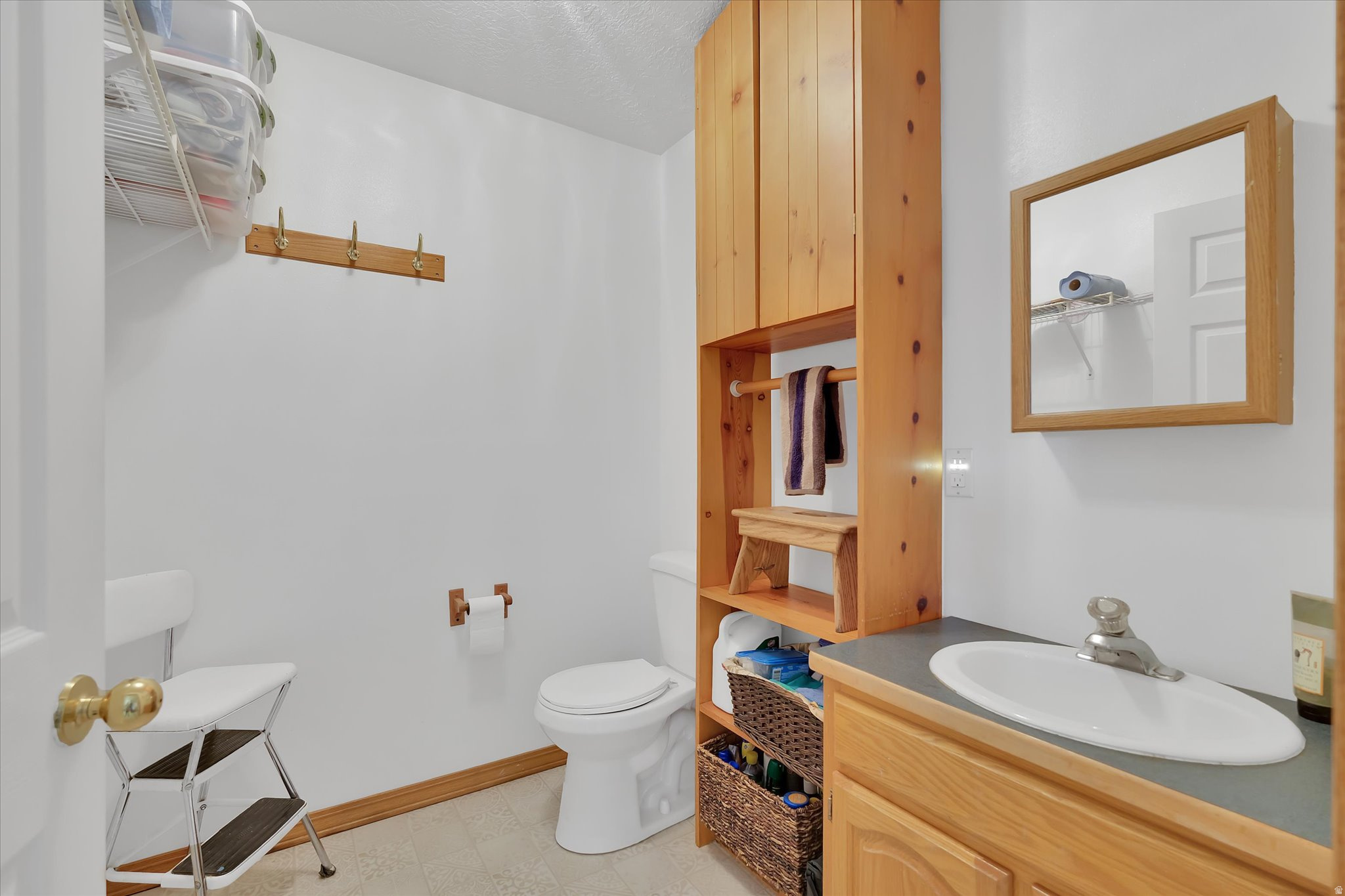 EQUESTRIAN ESTATES - Residential