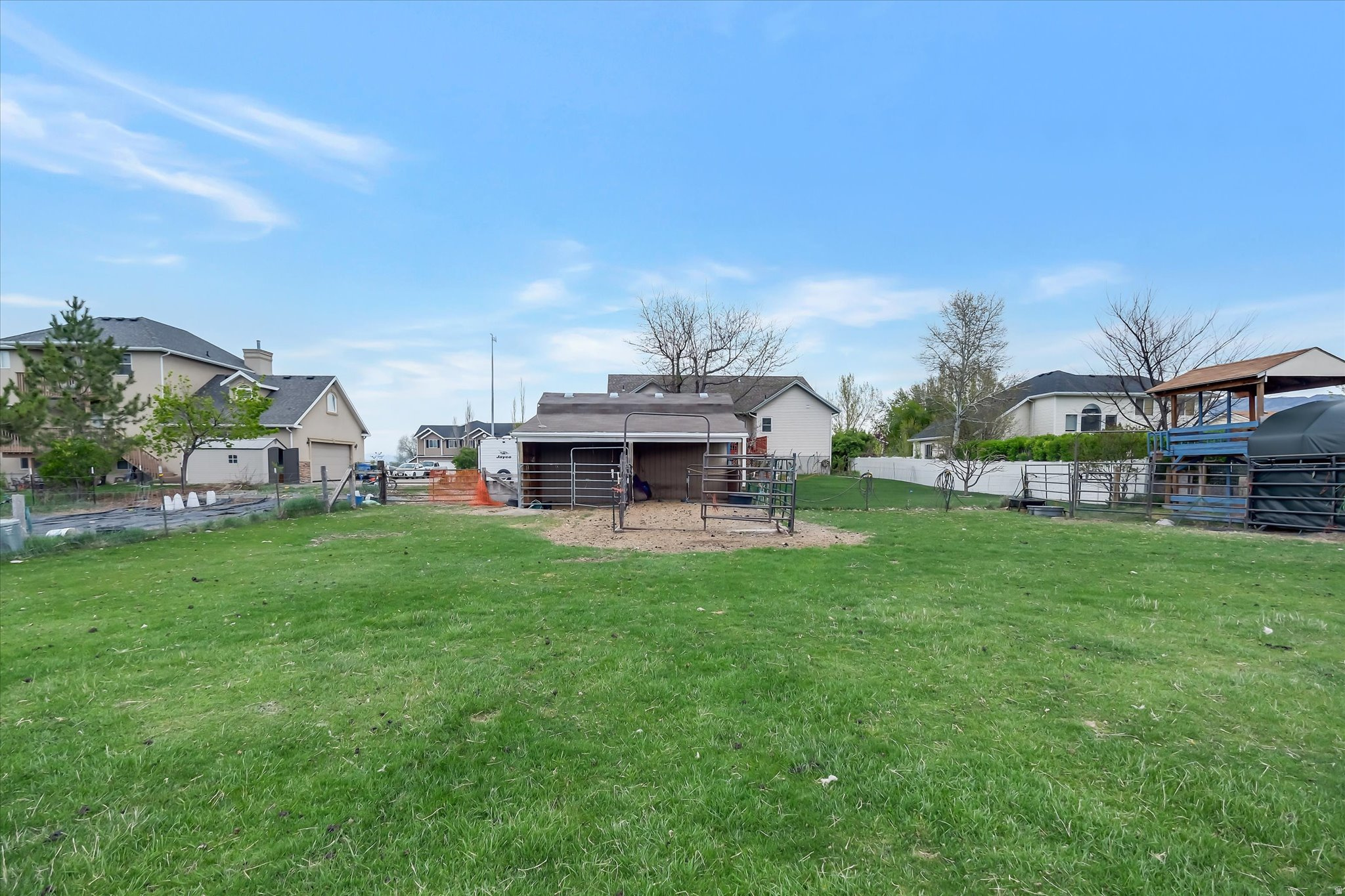 EQUESTRIAN ESTATES - Residential