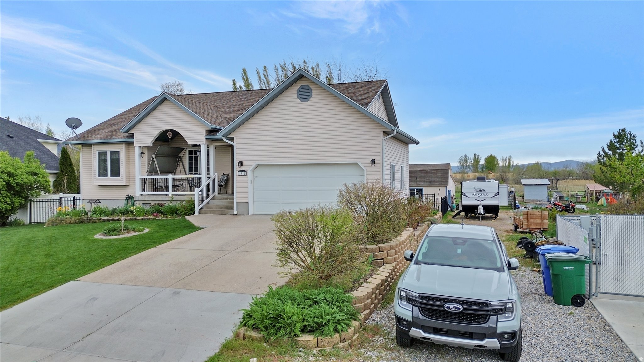 EQUESTRIAN ESTATES - Residential