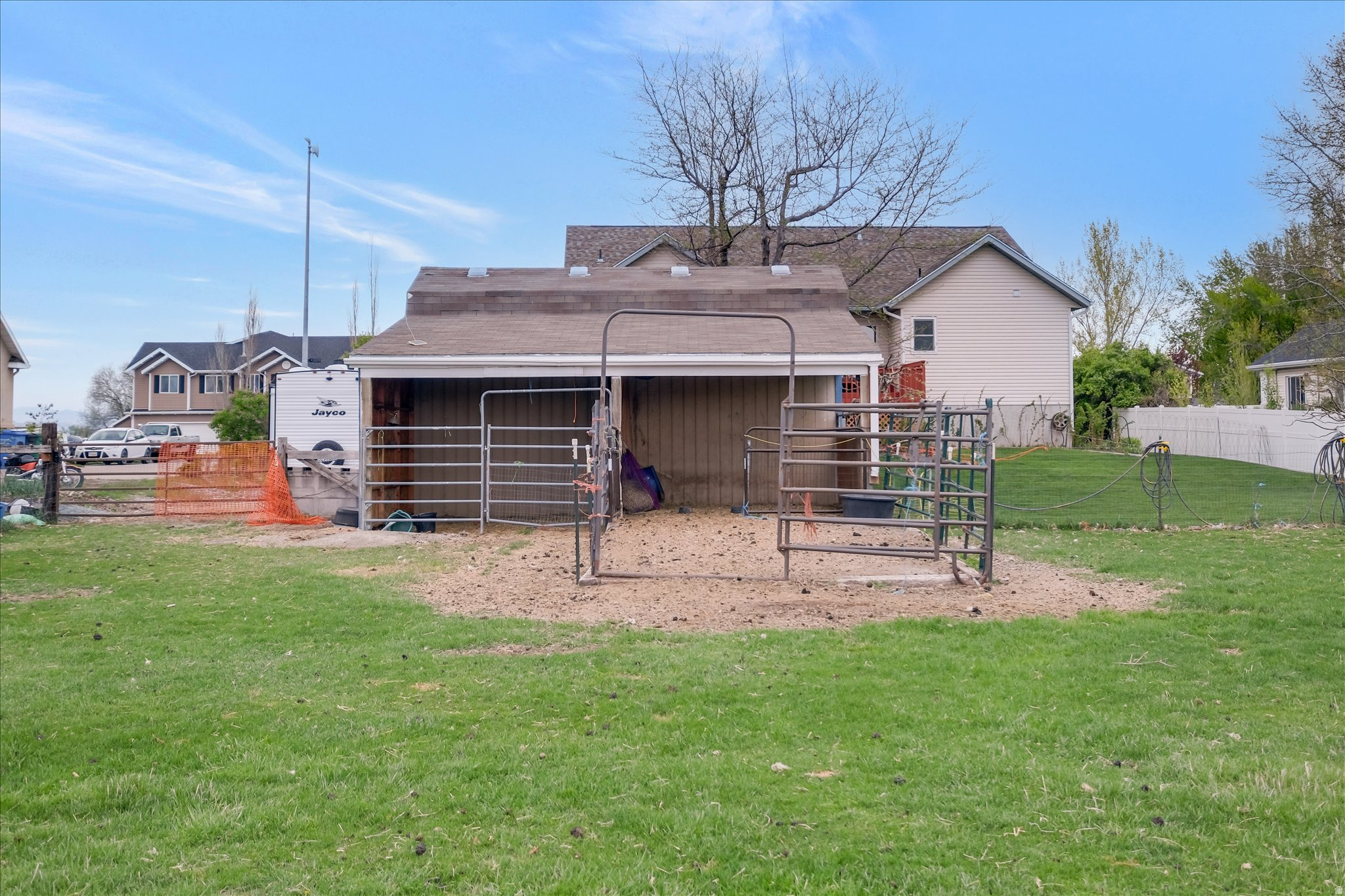 EQUESTRIAN ESTATES - Residential
