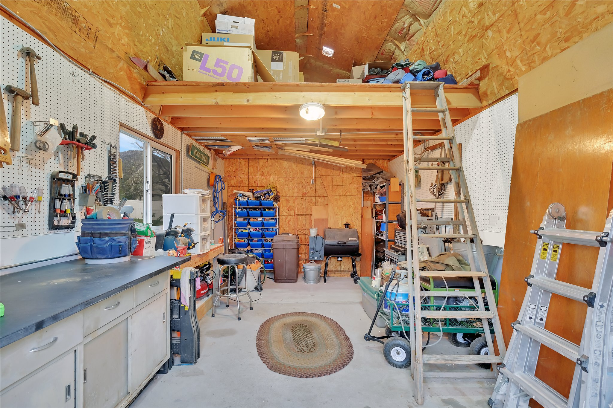 EQUESTRIAN ESTATES - Residential