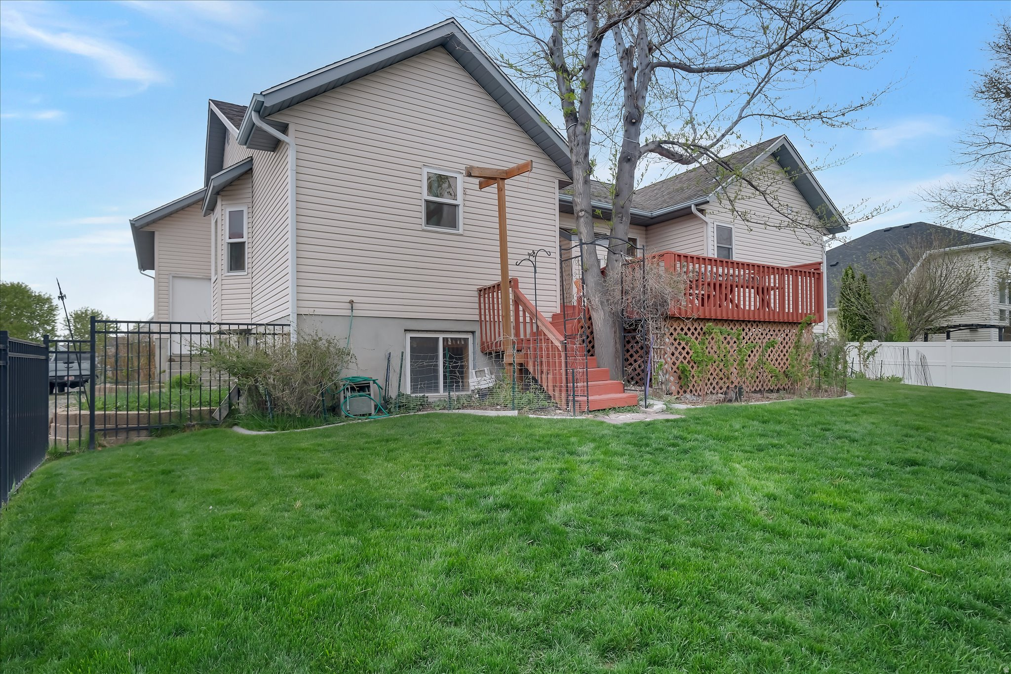 EQUESTRIAN ESTATES - Residential