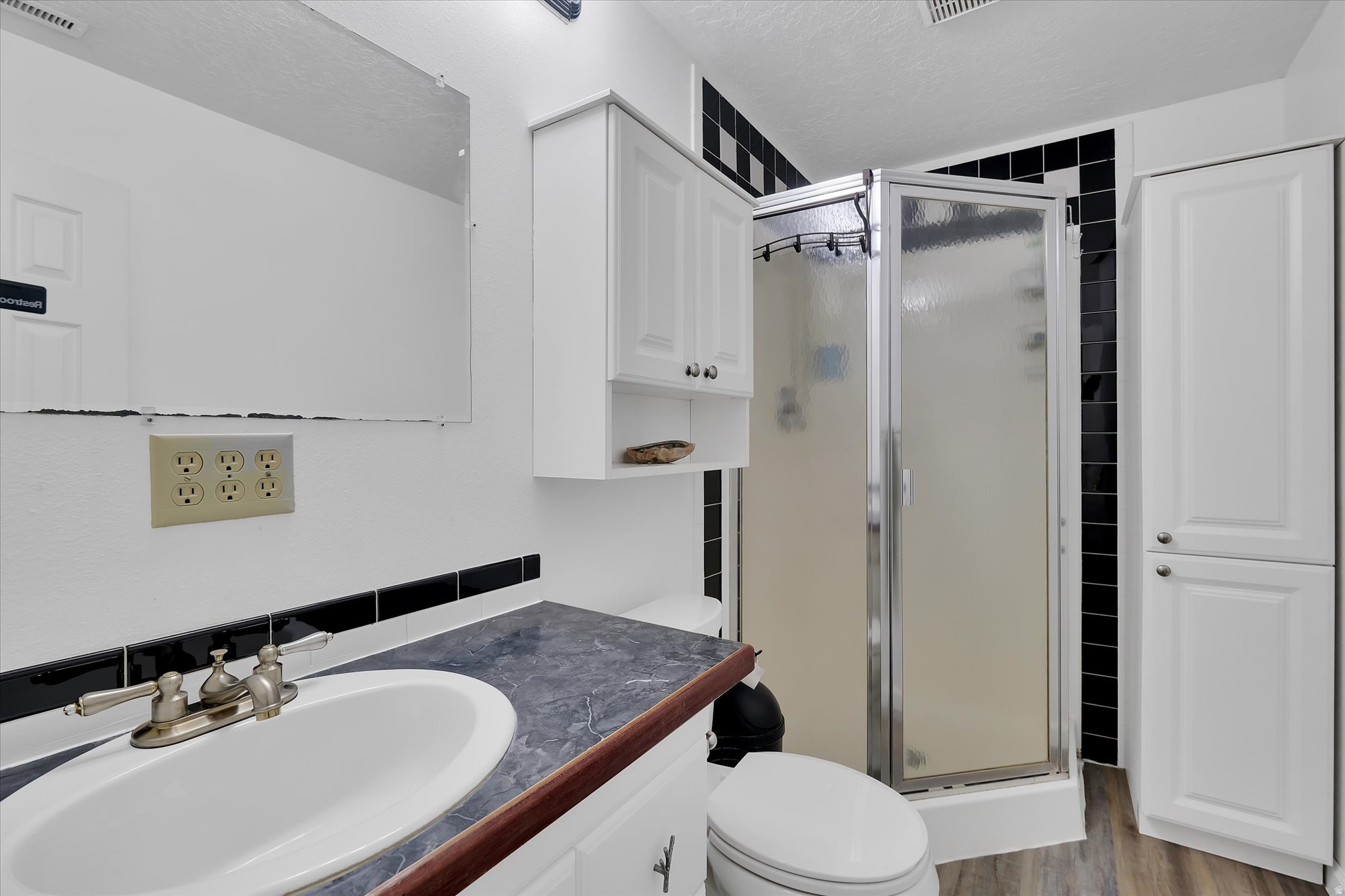 EQUESTRIAN ESTATES - Residential