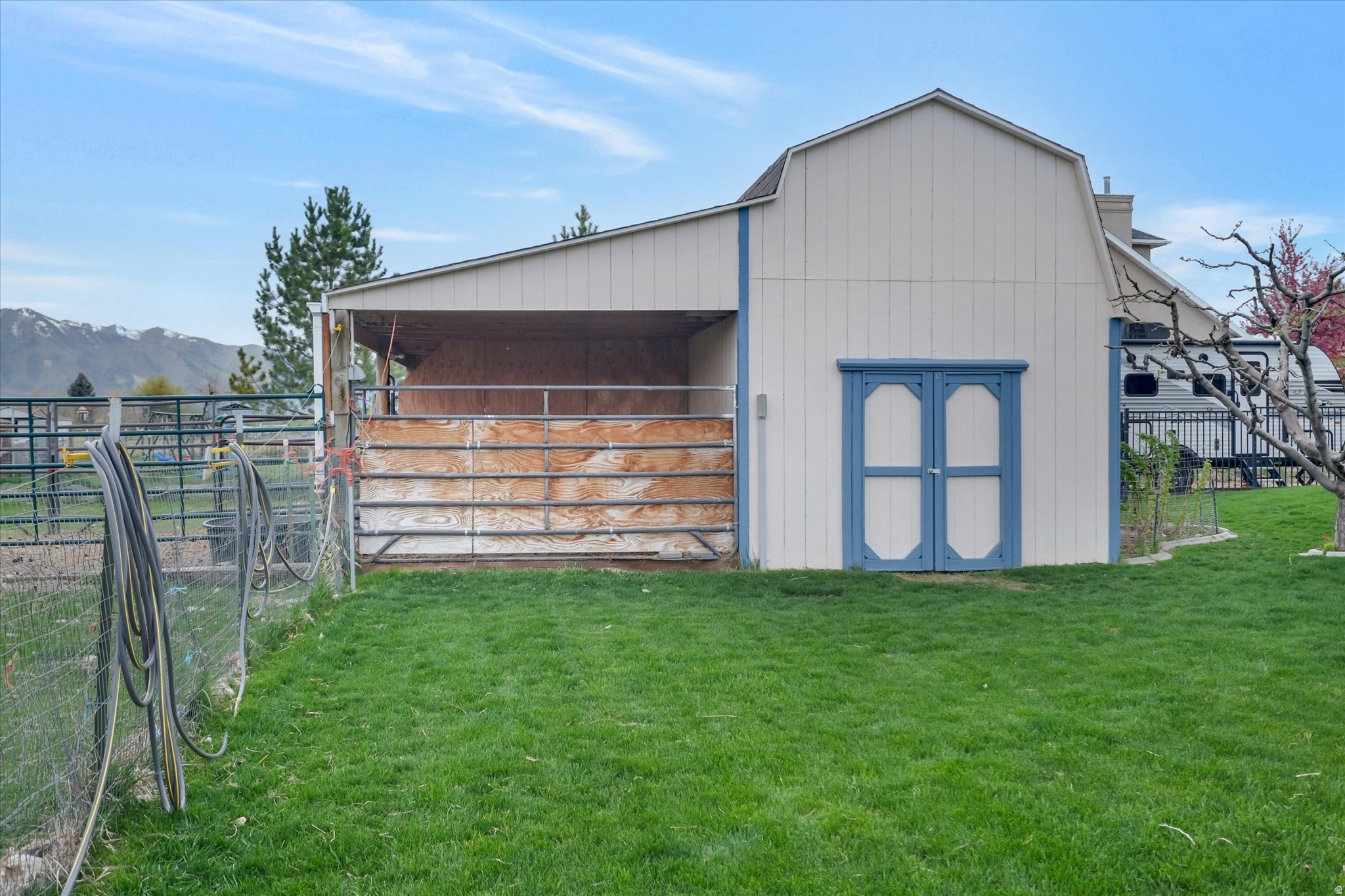 EQUESTRIAN ESTATES - Residential