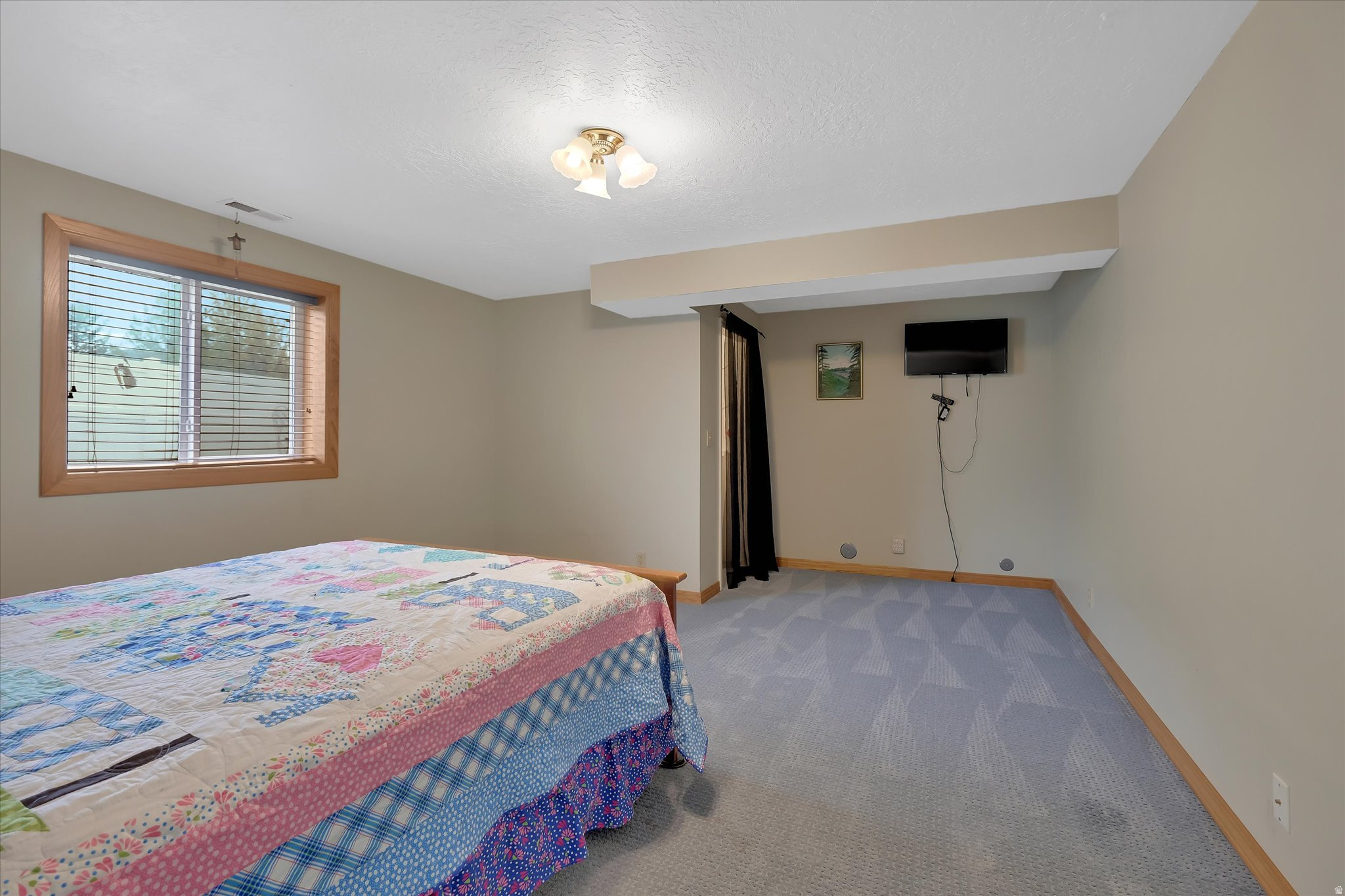 EQUESTRIAN ESTATES - Residential