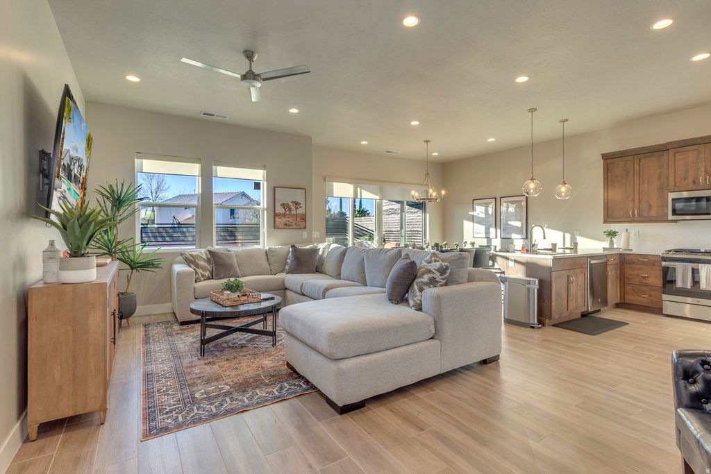 Photo of 2600 N OCOTILLO WAY Way #40, Santa Clara, UT 84765 (MLS # 2152715)