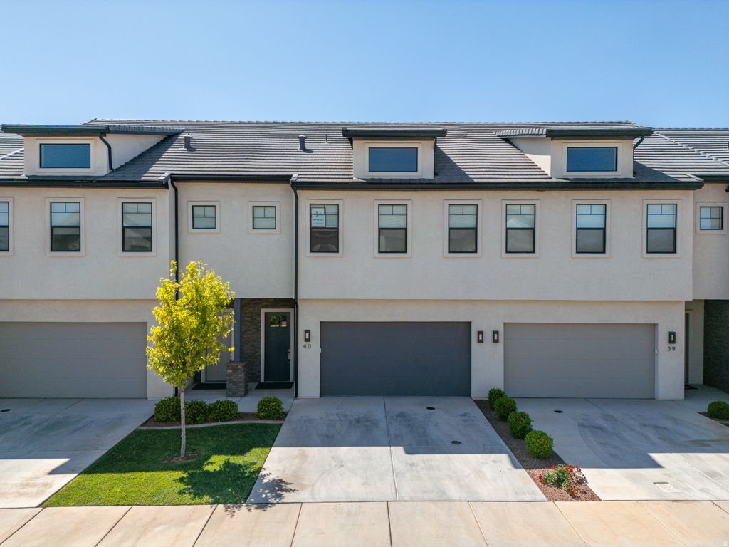 Photo of 2600 N OCOTILLO WAY Way #40, Santa Clara, UT 84765 (MLS # 2152715)